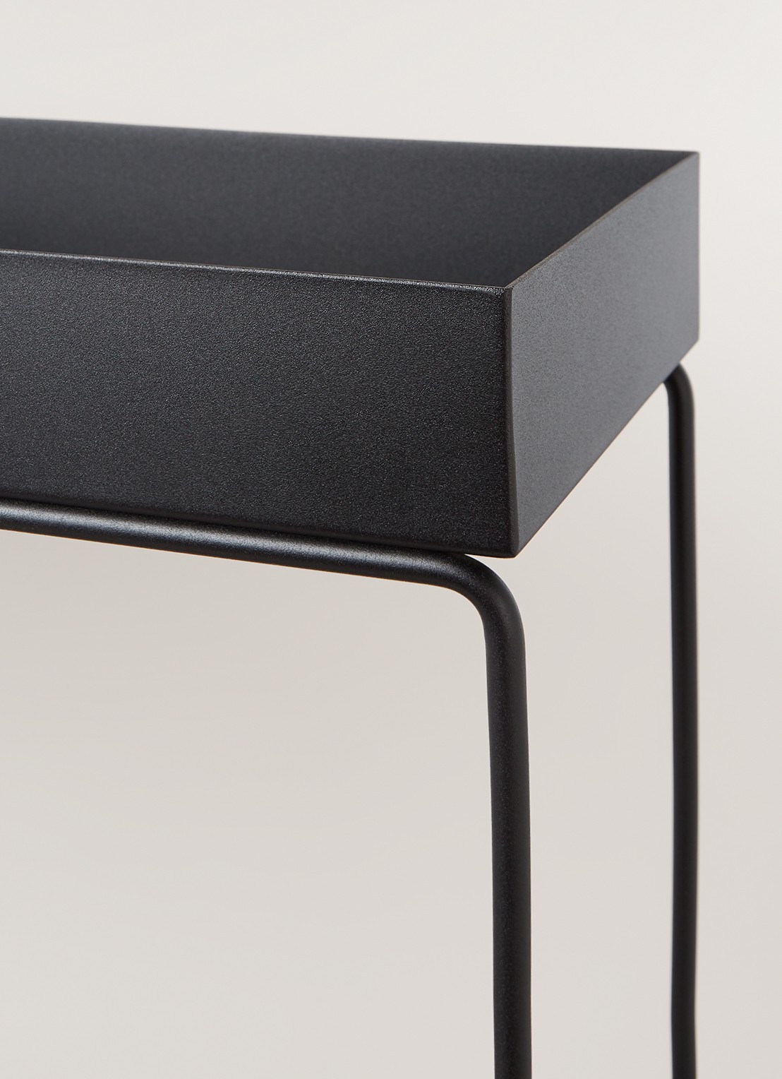 ferm LIVING Plant Box plantenbak voor binnen 75 cm - detail zwart
