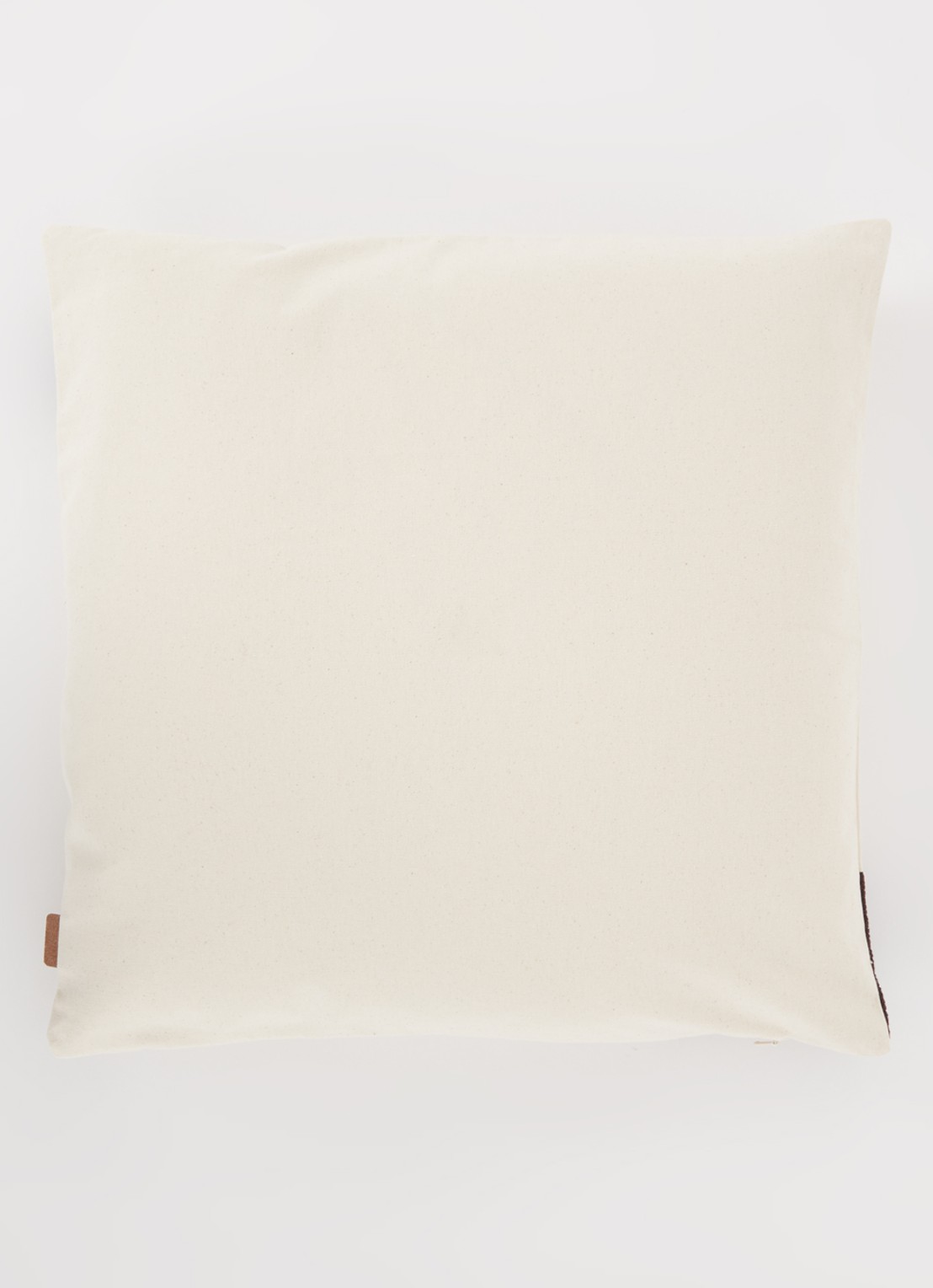 ferm LIVING Pose kussensloop van  katoen 48 x 48 cm - detail 3 gebroken wit