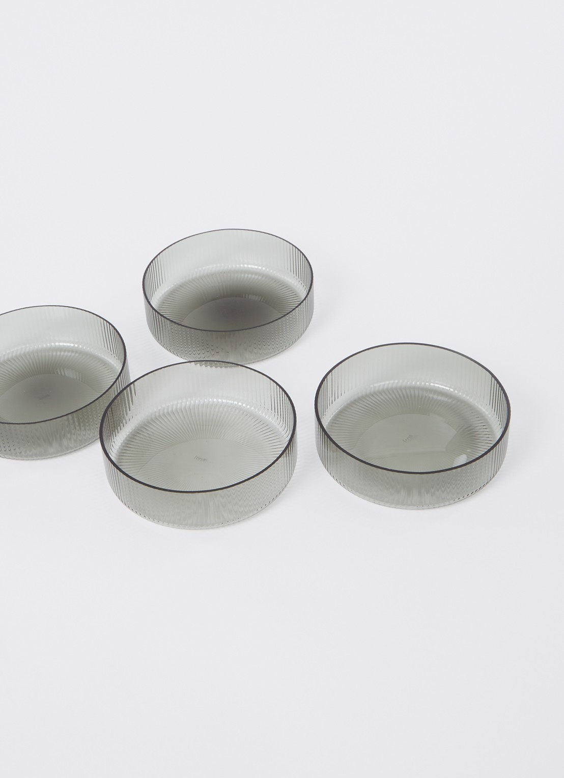ferm LIVING Ripple serveerschaal 12,2 cm set van 4 - voorkant 2 transparant