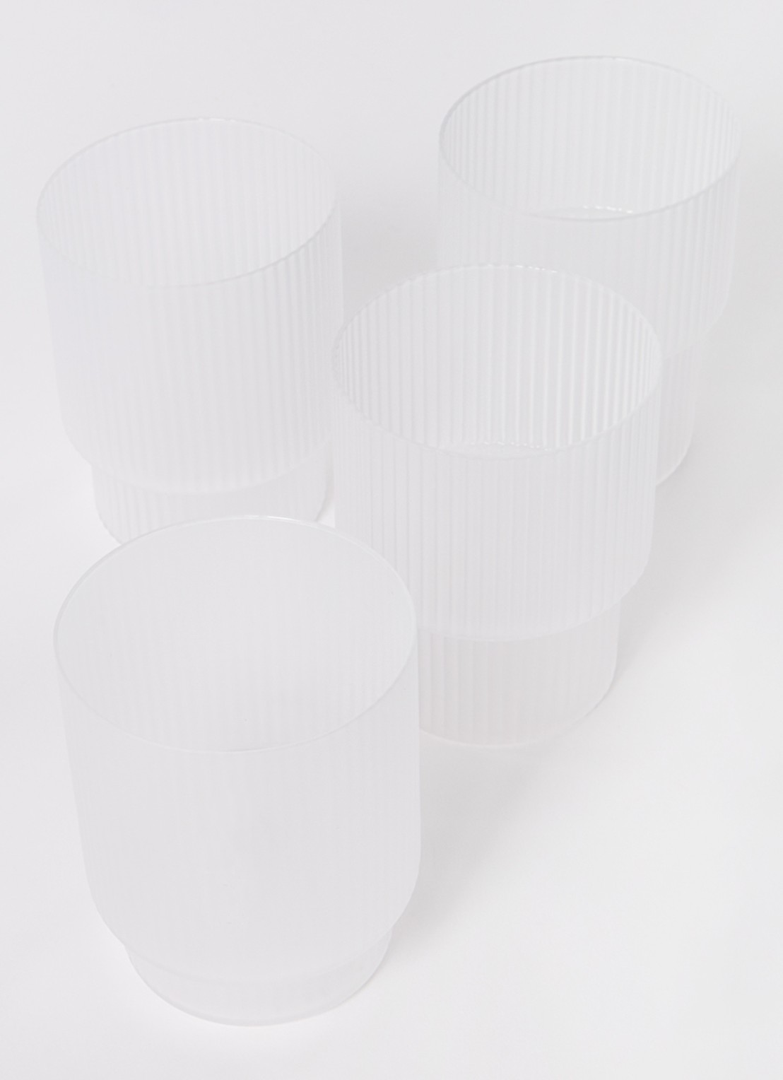 ferm LIVING Ripple waterglas set van 4 - voorkant 2 gebroken wit