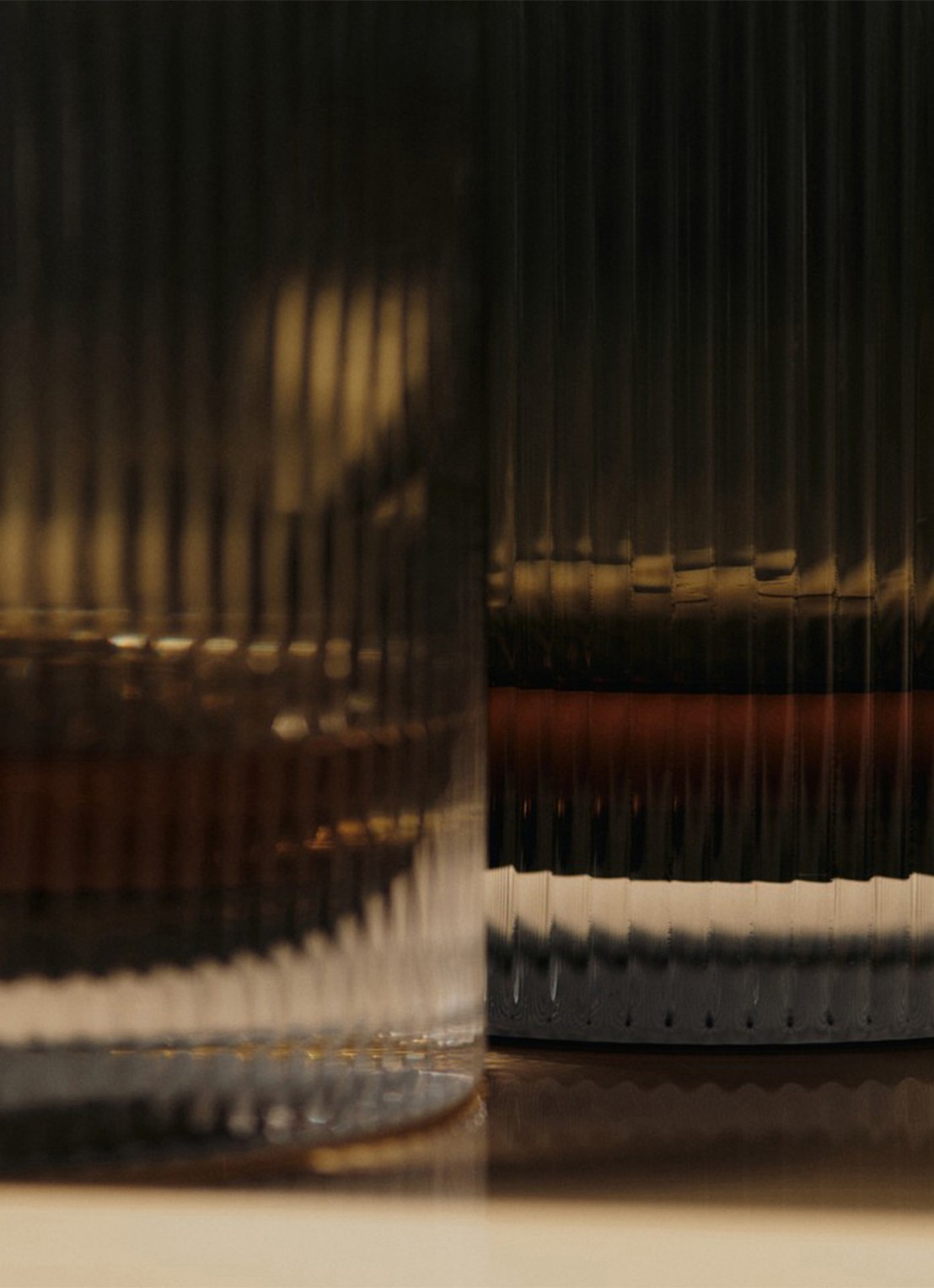 ferm LIVING Ripple whiskyglas 25 cl set van 2 - detail 3 grijs