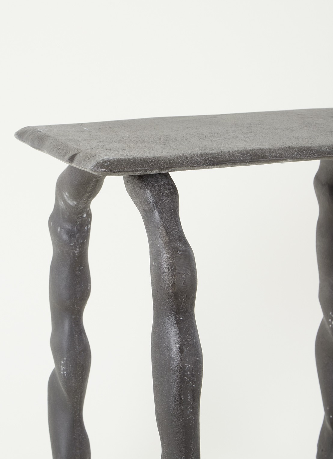 ferm LIVING Rotben bijzettafel 54 cm - detail 3 zwart
