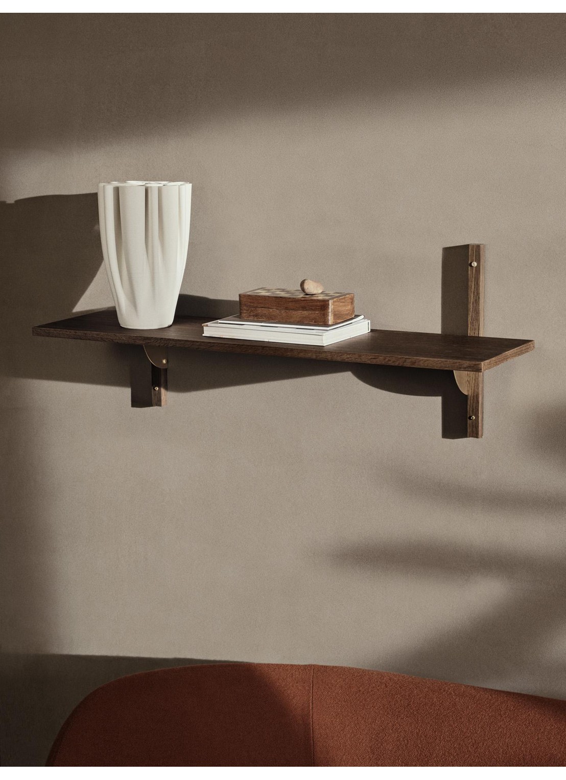 ferm LIVING Sector Shelf wandplank 87 cm - detail beige