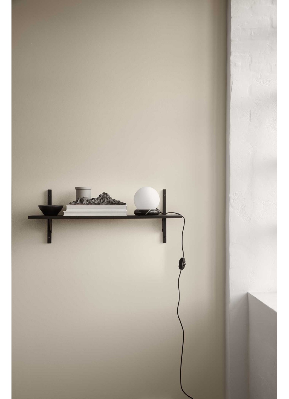 ferm LIVING Sector Shelf wandplank 87 cm - voorkant 5 beige