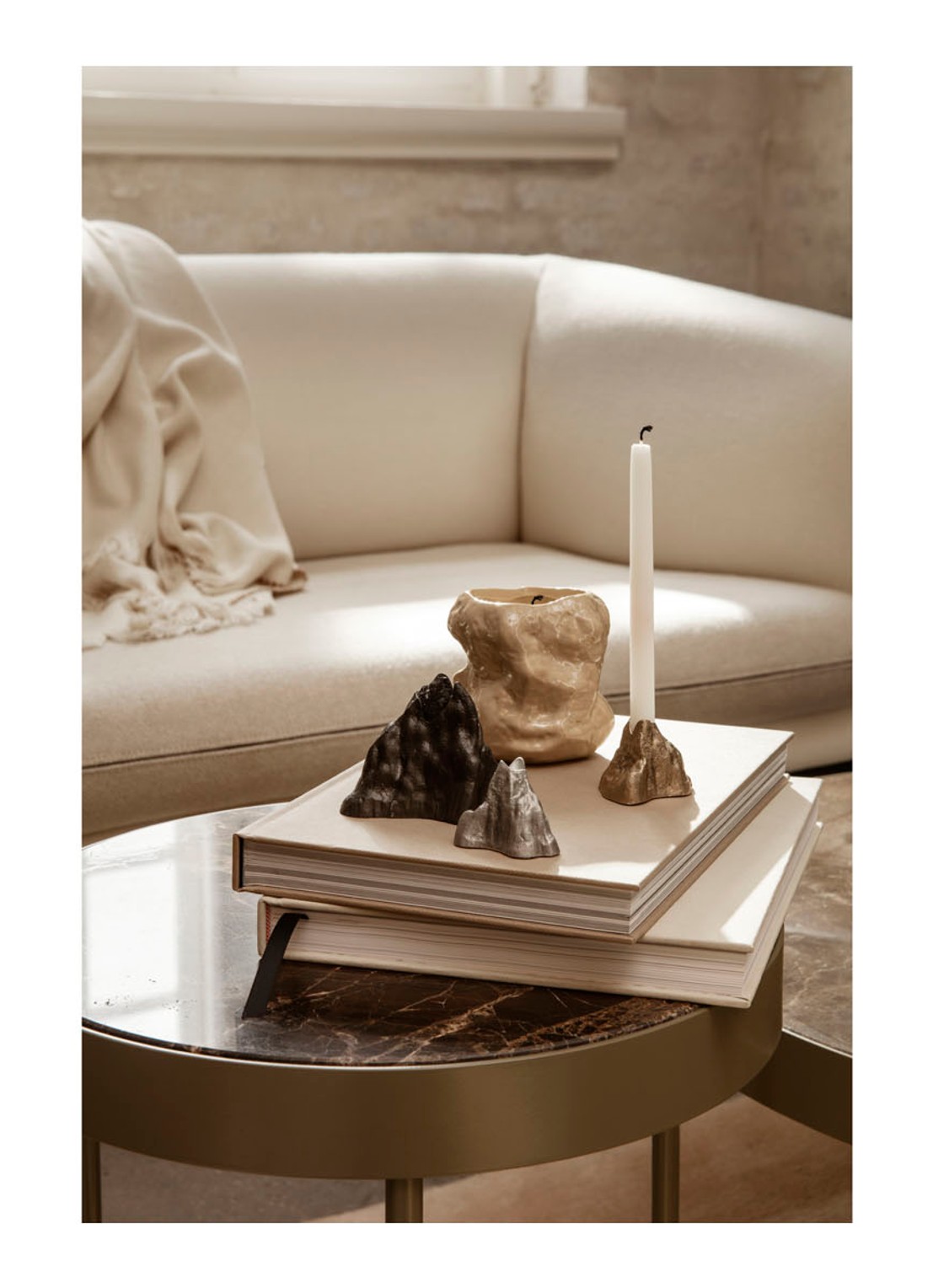 ferm LIVING Stone S kandelaar 4 cm - voorkant 3 goud