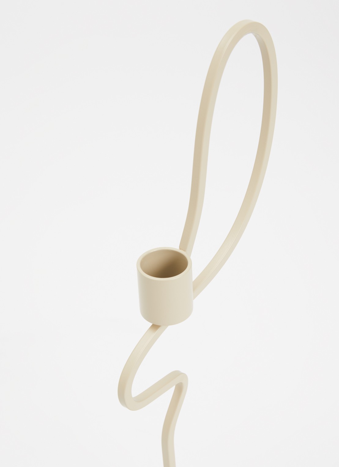 ferm LIVING Valse Tall kandelaar 28 cm  - voorkant 2 beige