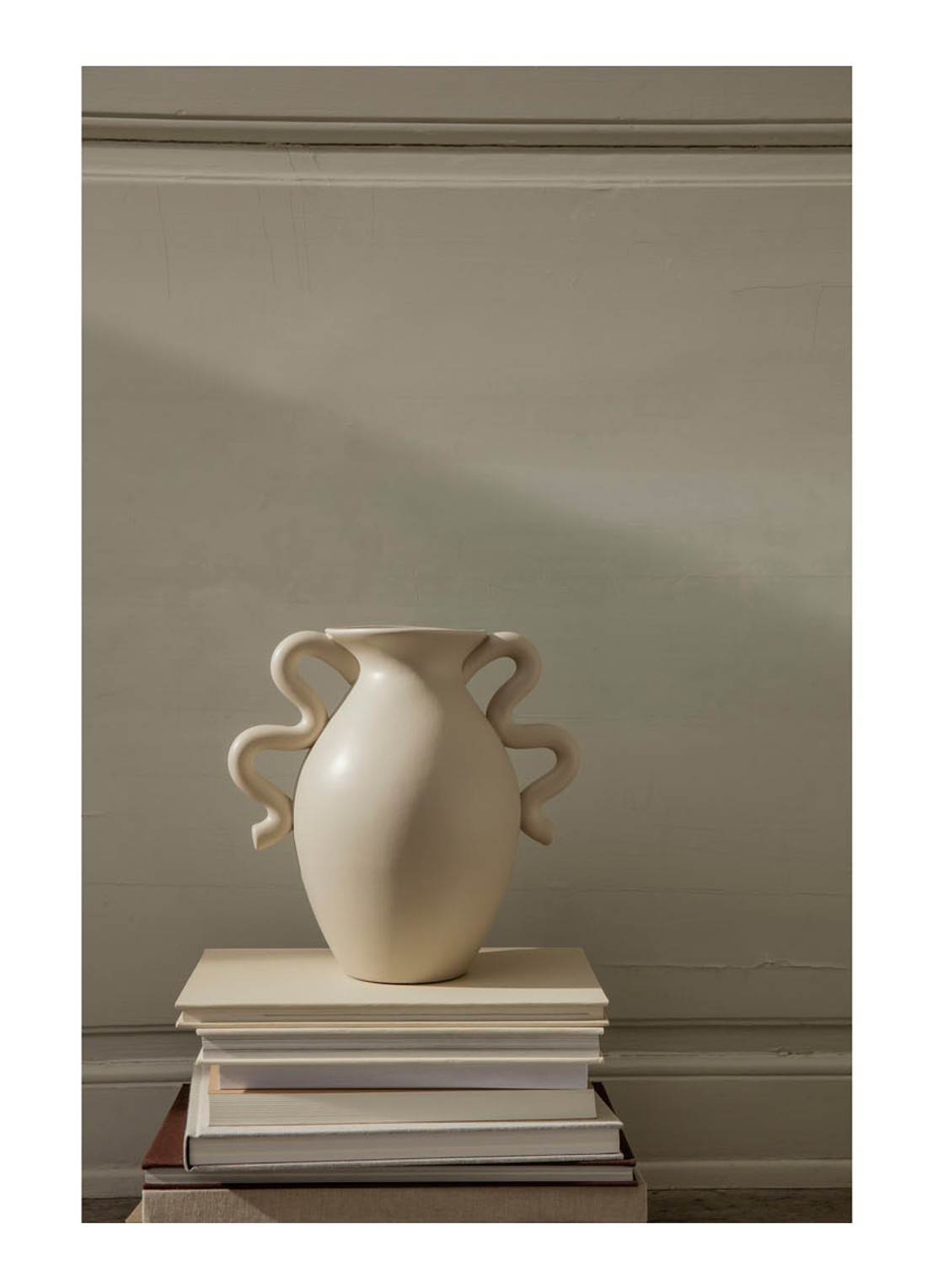 ferm LIVING Verso vaas 27 cm - detail 4 gebroken wit