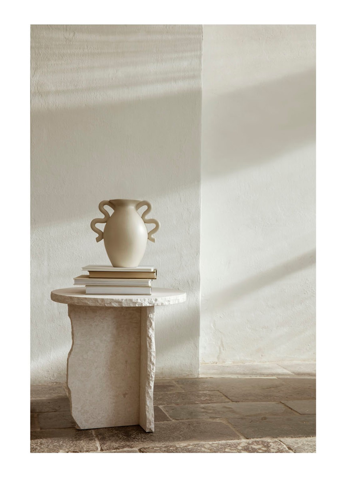 ferm LIVING Verso vaas 27 cm - voorkant 2 gebroken wit