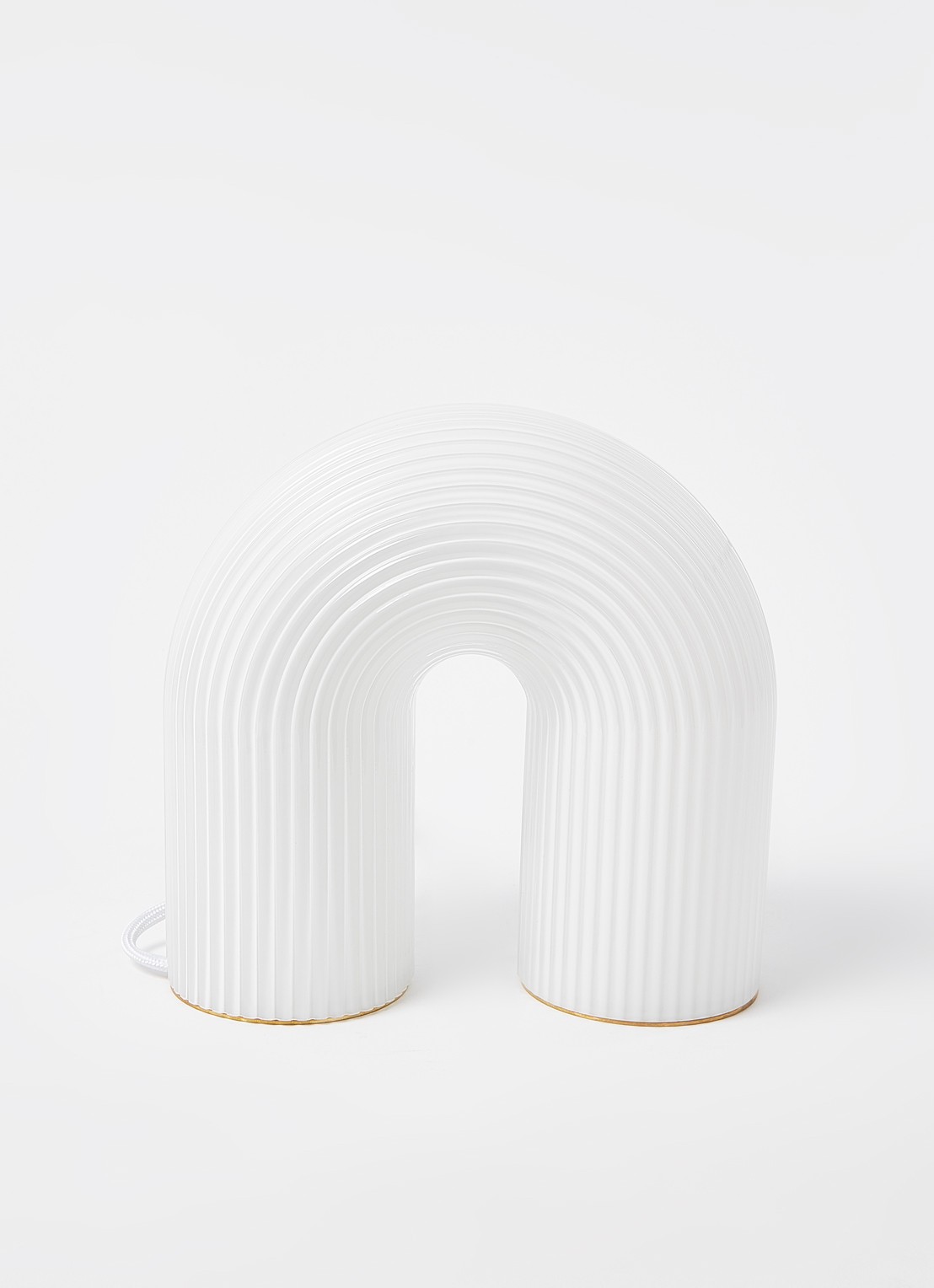 ferm LIVING Vuelta tafellamp  - voorkant 2 wit
