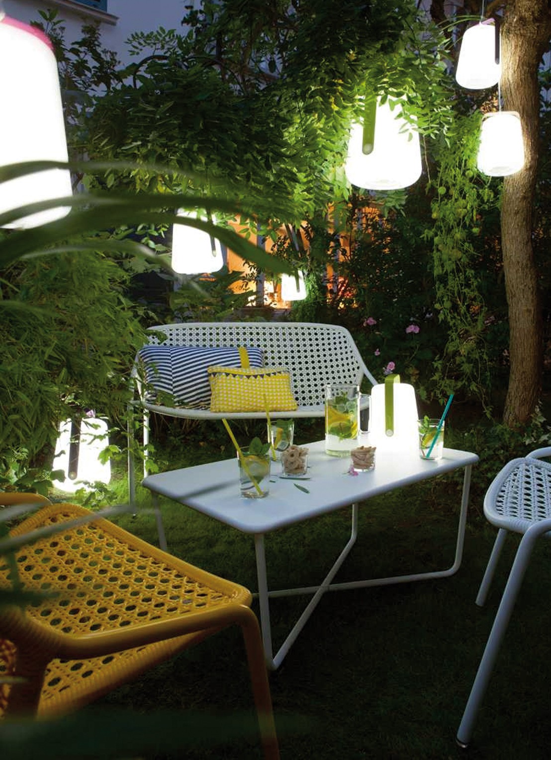 Fermob Balad tafellamp 38 x 28 cm - detail 2 beige