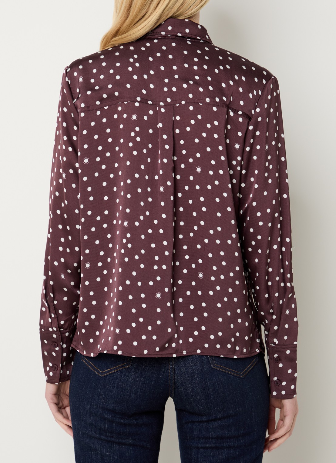 Fifth House Loesy blouse van satijn met stippenprint en afneembare sjaalkraag - achterkant 3 bordeauxrood