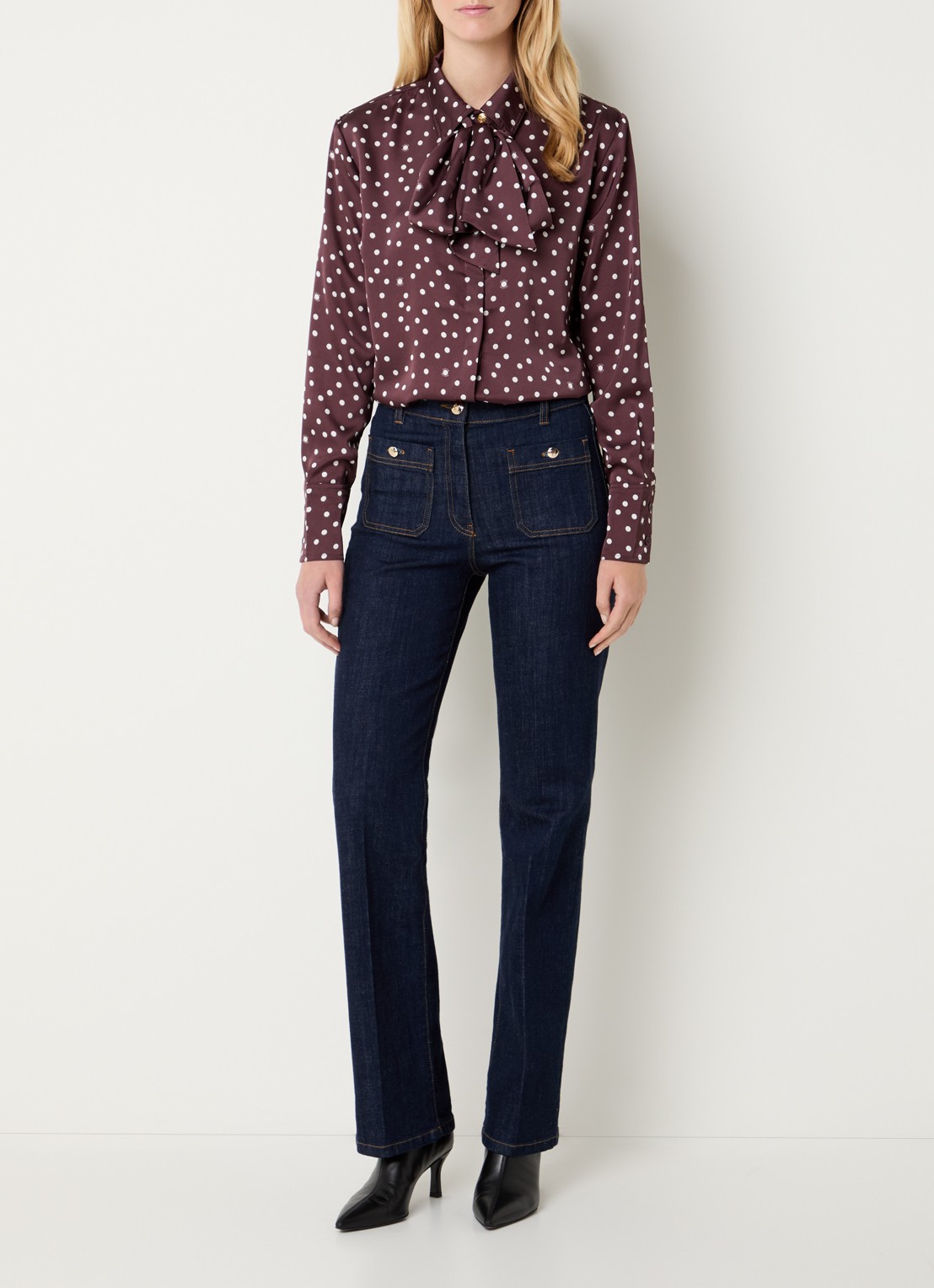 Fifth House Loesy blouse van satijn met stippenprint en afneembare sjaalkraag - voorkant 2 bordeauxrood