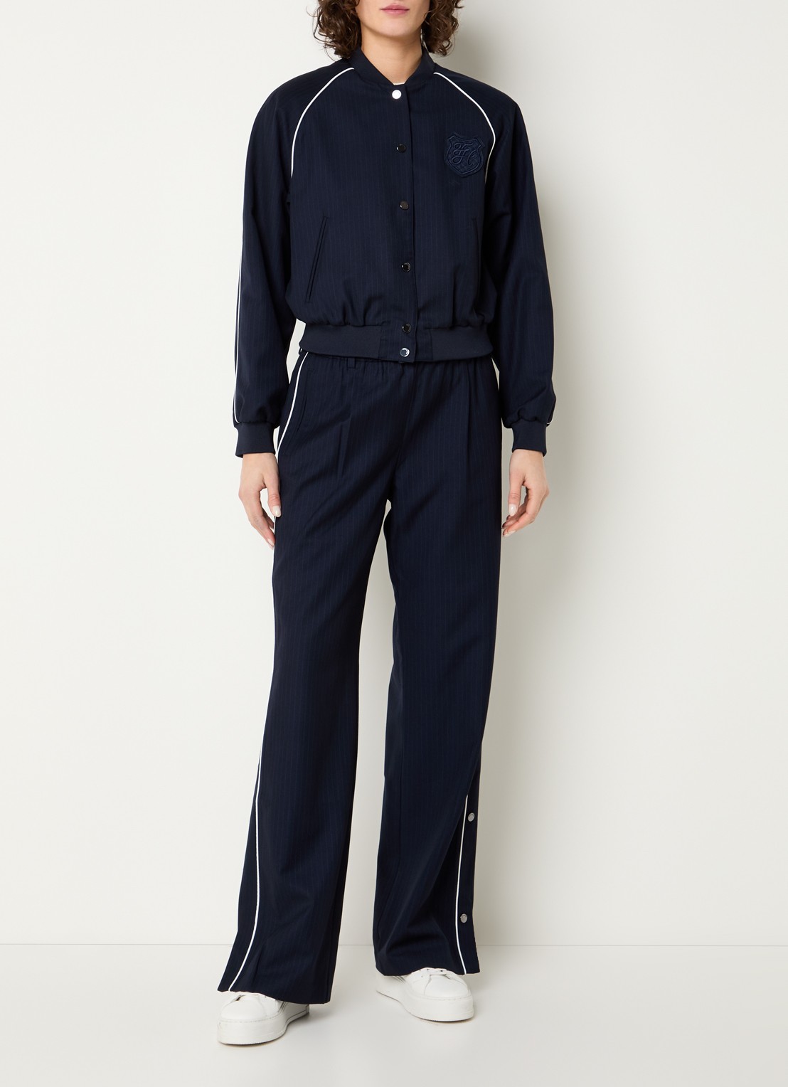 Fifth House Lory high waist loose fit pantalon met krijtstreep - voorkant 3 donkerblauw