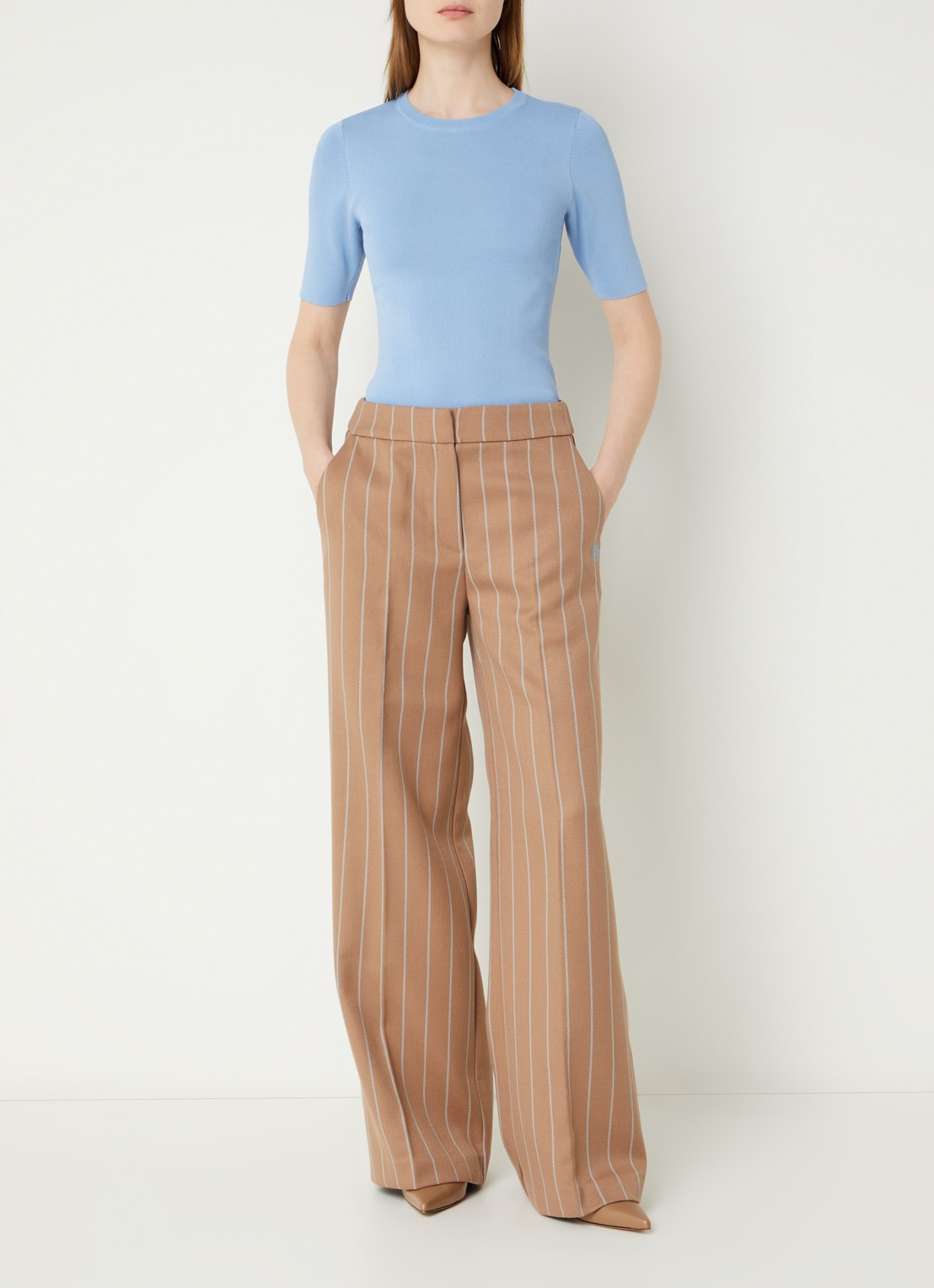 Fifth House Maeve mid waist wide fit pantalon in wolblend met krijtstreep - voorkant 2 bruin