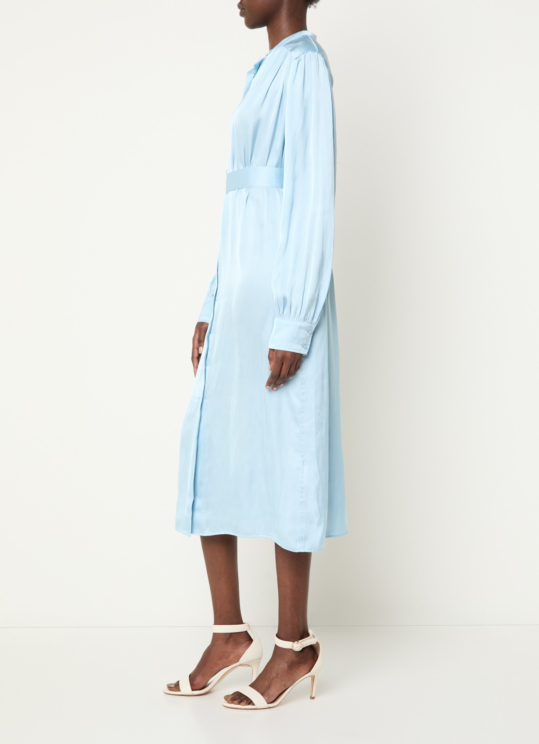 Fifth House Marion midi blousejurk van satijn met strikceintuur - voorkant 4 lichtblauw
