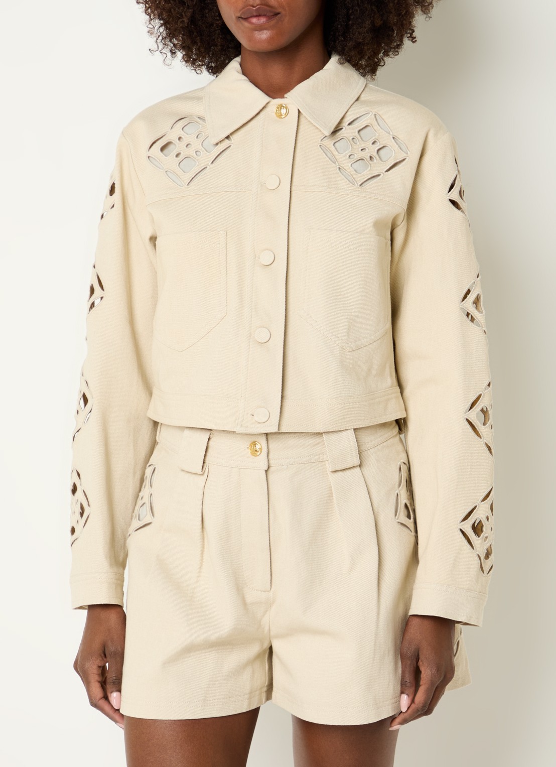 Fifth House Nanouk cropped jack met opengewerkt dessin en steekzakken - detail 3 beige