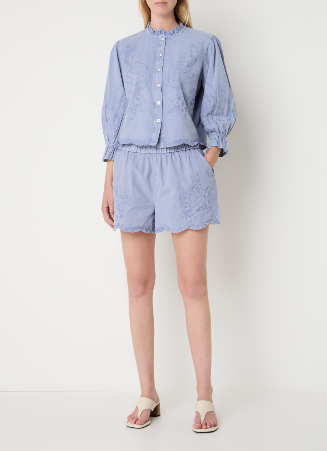 Fifth House Naomi high waist wide fit korte broek in linnenblend met steekzakken - voorkant 2 blauwgrijs