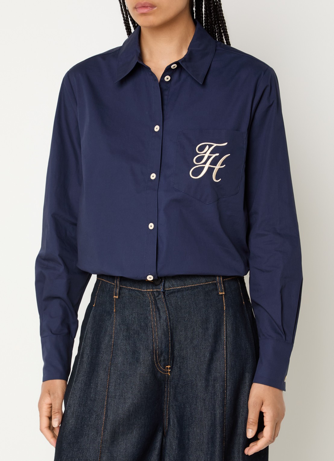Fifth House Osan blouse met logoborduring - detail donkerblauw