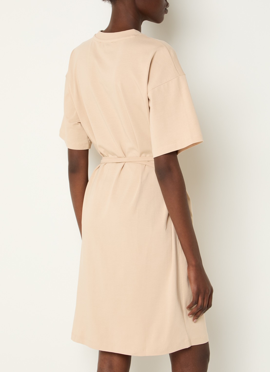Fifth House Oxsana mini jurk met logoborduring en strikceintuur - achterkant 4 beige