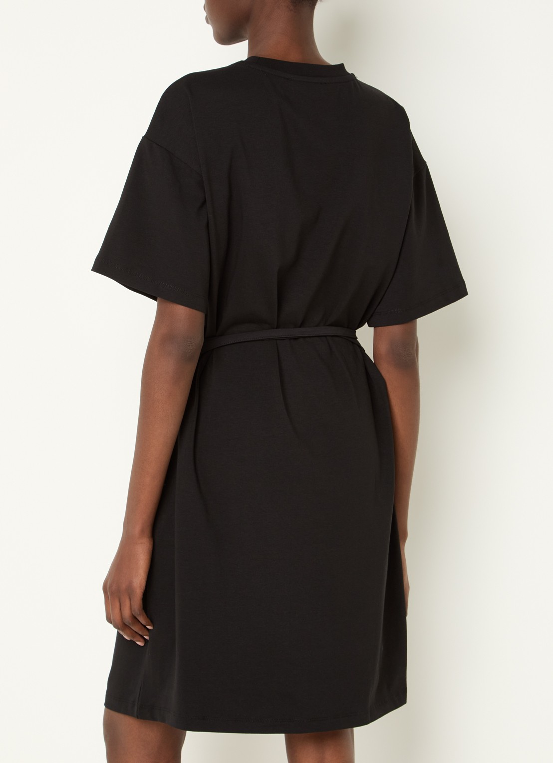 Fifth House Oxsana mini jurk met logoborduring en strikceintuur - achterkant 4 zwart