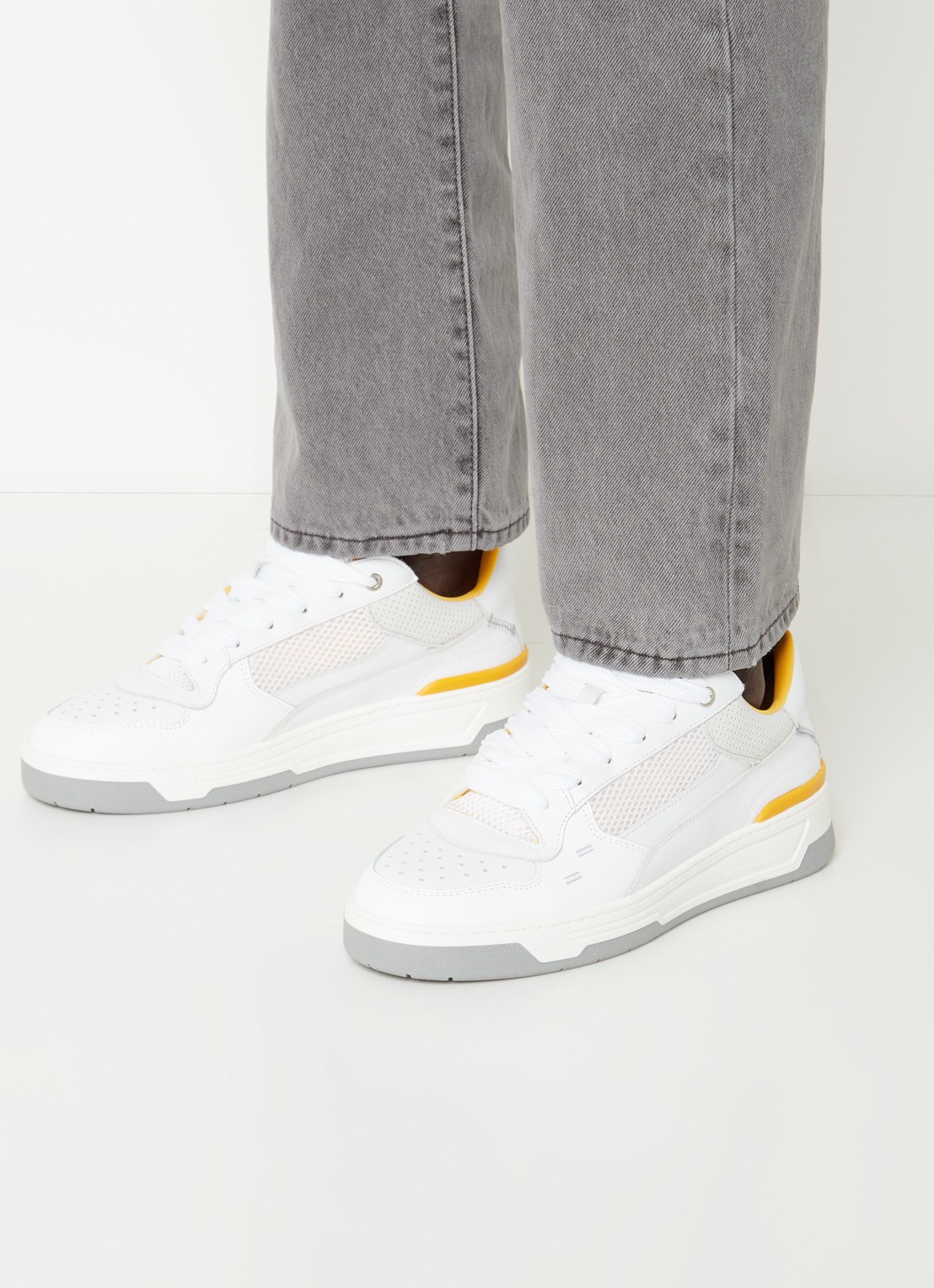 Filling Pieces Cruiser sneaker van kalfsleer met mesh details - Bijenkorf Edition  - voorkant 2 wit