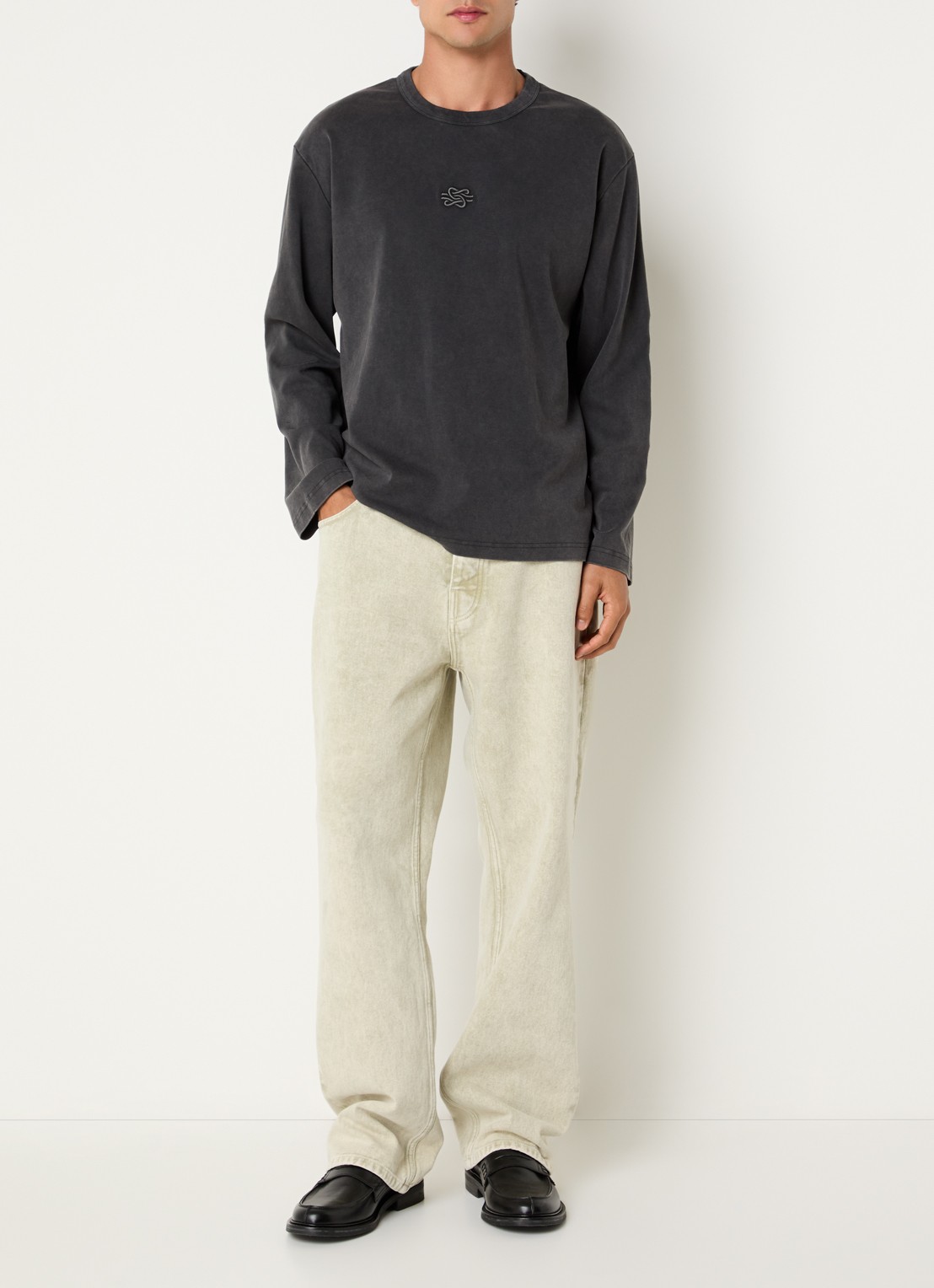 Filling Pieces Longsleeve met borduring en verwassen afwerking - voorkant 4 zwart