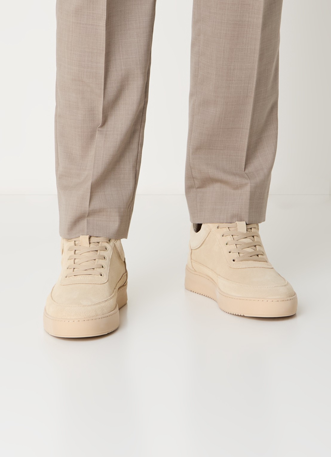 Filling Pieces Low Top sneaker van suède  - voorkant 2 beige