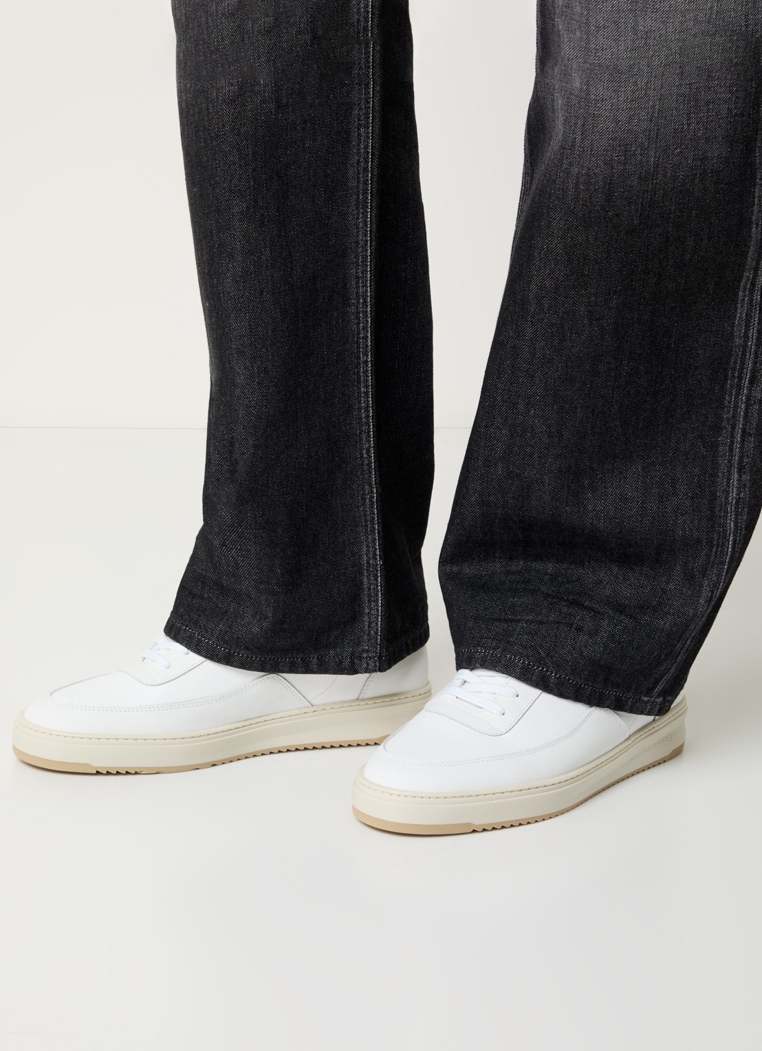 Filling Pieces Mondo Crumbs sneaker van leer - voorkant 6 wit