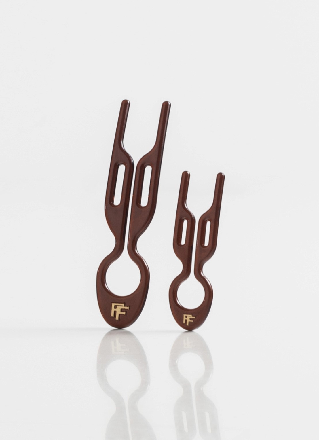 Fiona Franchimon Nº 1 Hairpin Petite - detail bruin