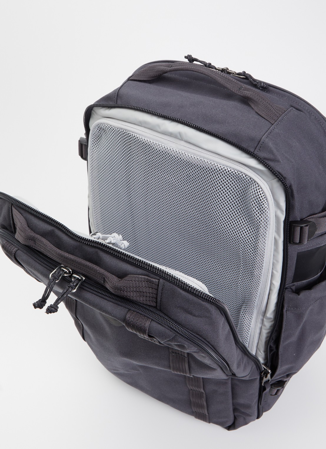 Fjällräven Farden Carry-On rugzak met 17 inch laptopvak - detail 3 antraciet
