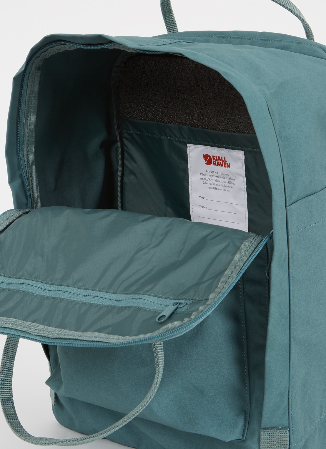 Fjällräven Kånken rugzak met 17 inch laptopvak  - detail 2 zeegroen