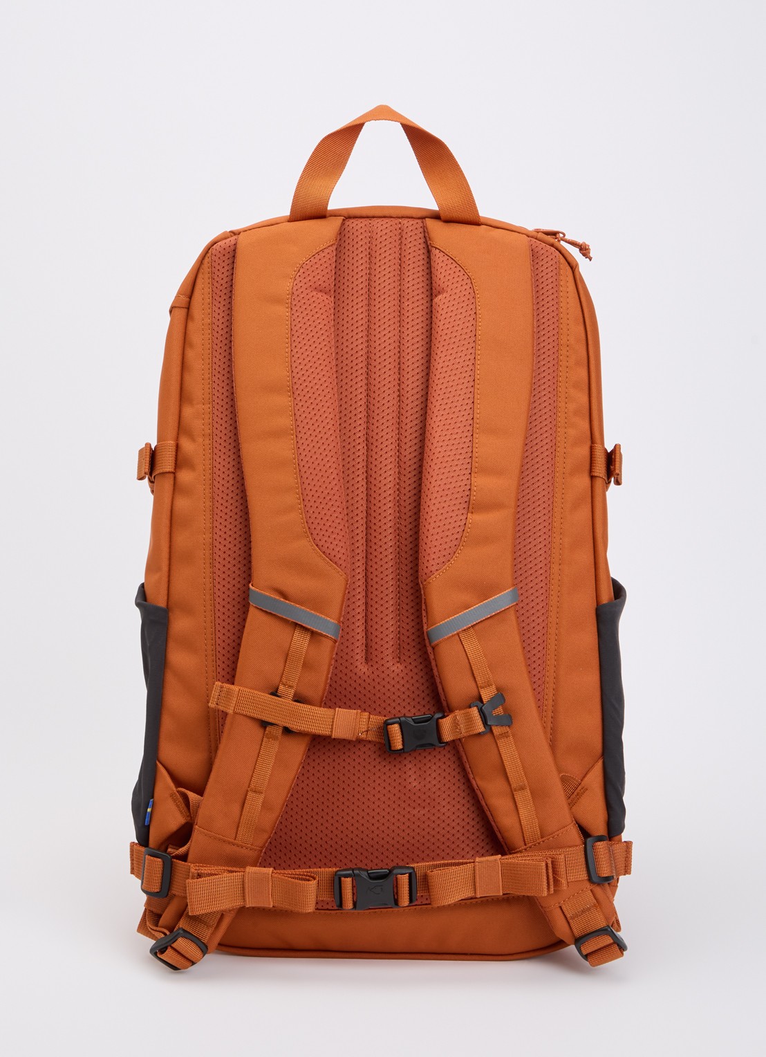 Fjällräven Skule 28 rugzak met 15 inch laptopvak - achterkant bruin