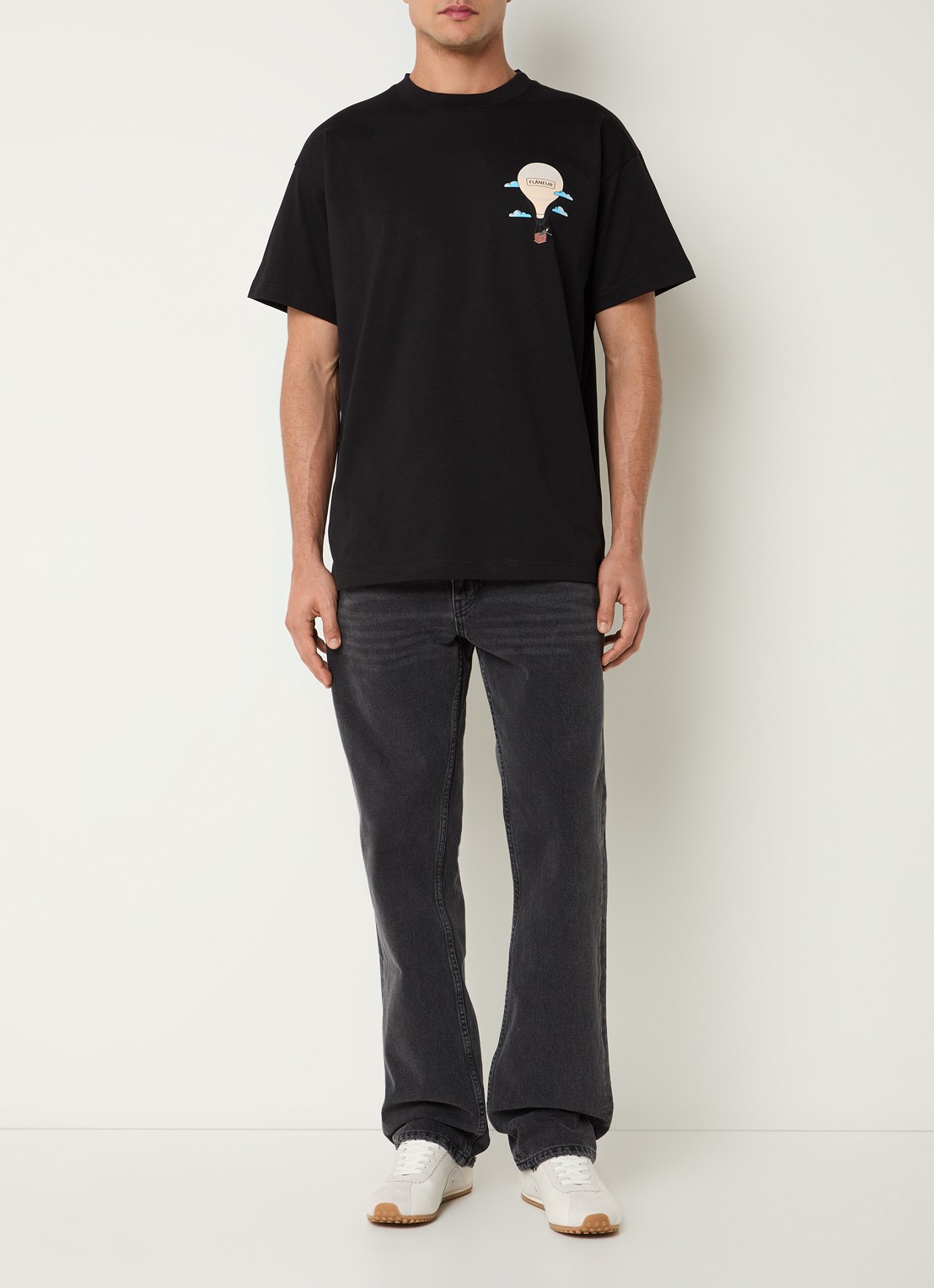 FLÂNEUR Aeronautique T-shirt met logo- en backprint - voorkant 3 zwart