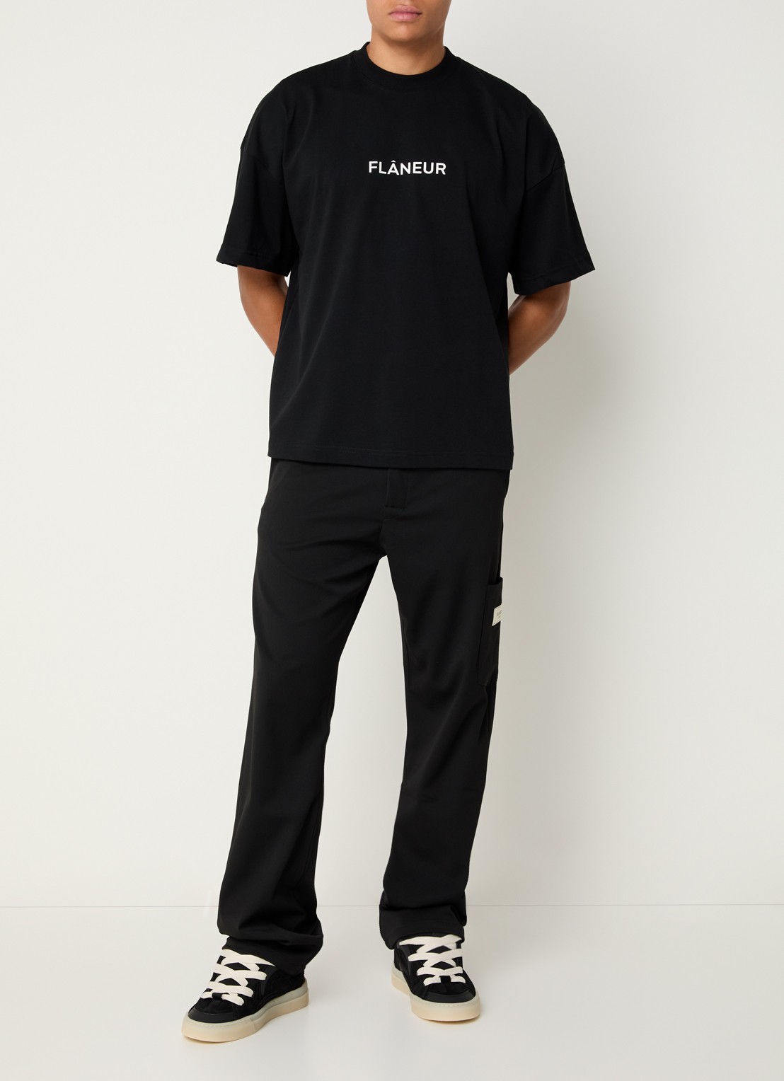 FLÂNEUR Atelier loose fit pantalon met opgestikte zak - voorkant 3 zwart