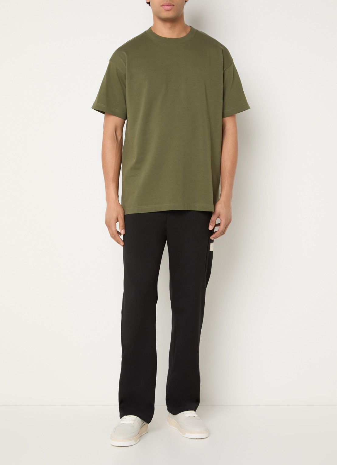 FLÂNEUR Atelier T-shirt met logo - voorkant 4 bronsgroen