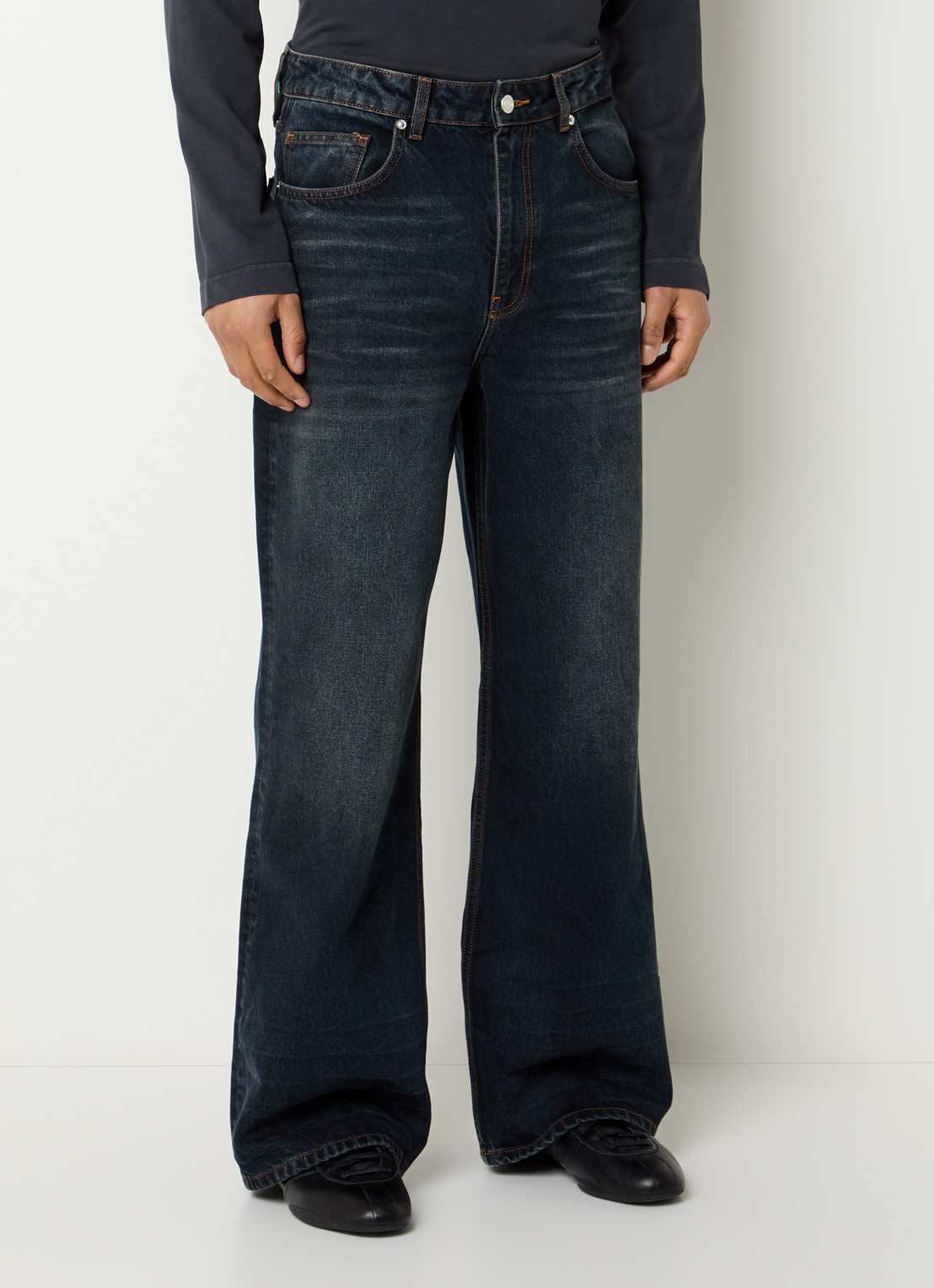 FLÂNEUR Loose fit jeans met donkere wassing - detail indigo