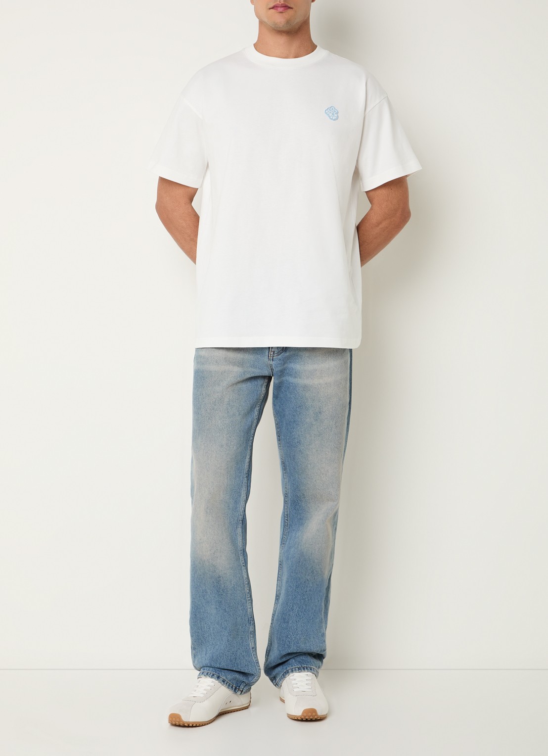 FLÂNEUR Rubber T-shirt met logo - voorkant 3 wit
