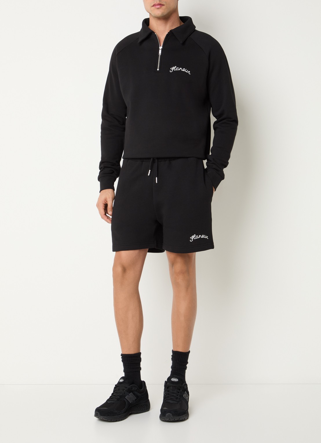 FLÂNEUR Signature straight fit korte joggingbroek met logo - voorkant 2 zwart