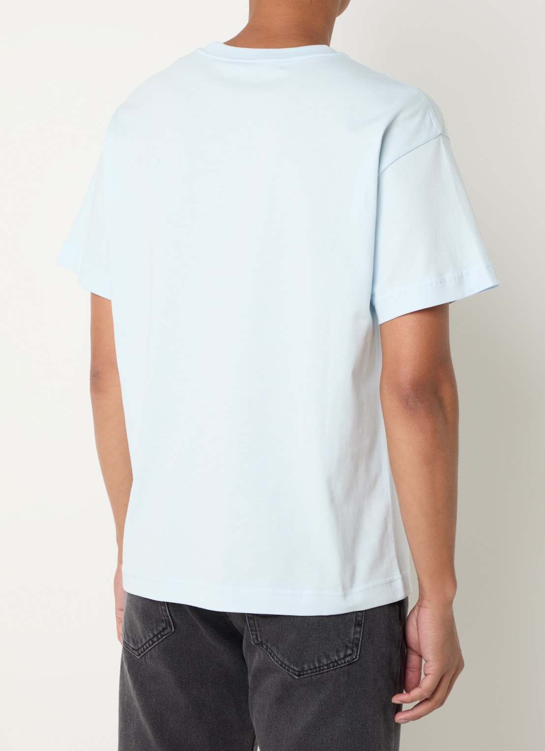 FLÂNEUR Signature T-shirt met logoborduring - achterkant lichtblauw