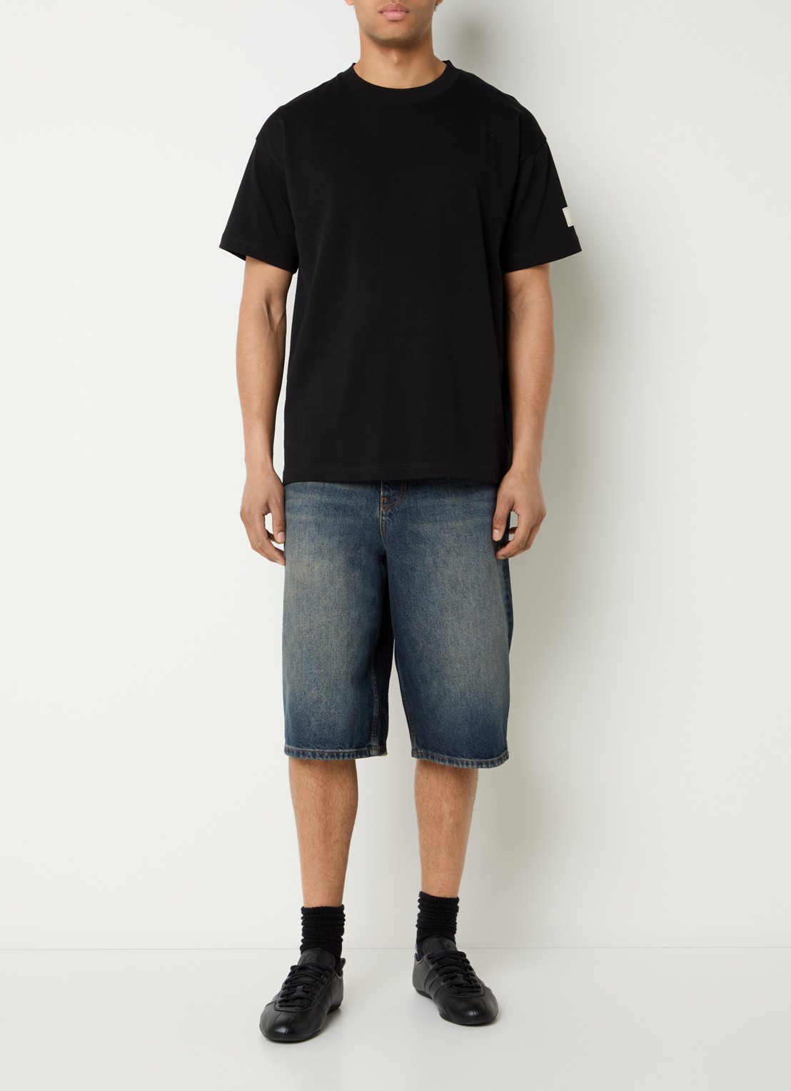 FLÂNEUR Straight fit korte broek van denim met donkere wassing - voorkant 4 indigo