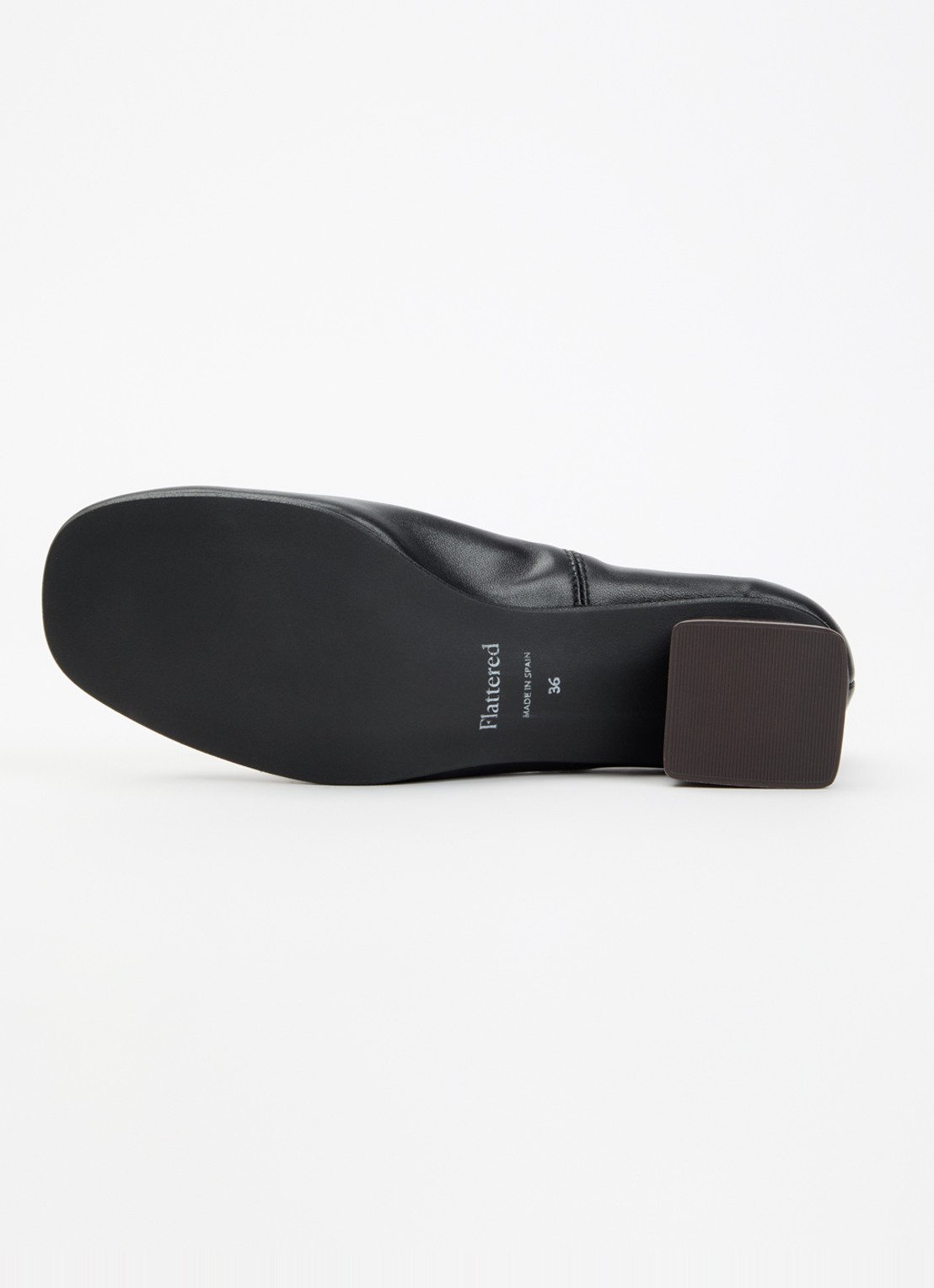 Flattered Zac pump van lamsleer - detail 5 zwart