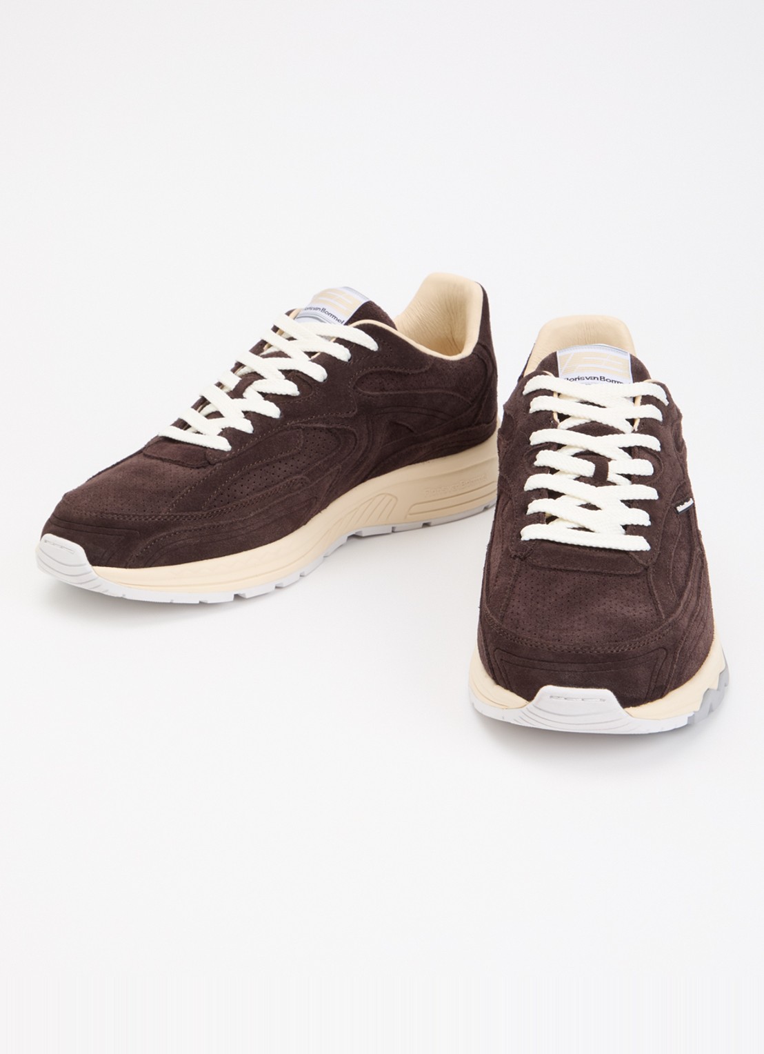 Floris van Bommel De Rezer 02.05 sneaker van suède - detail 2 donkerbruin