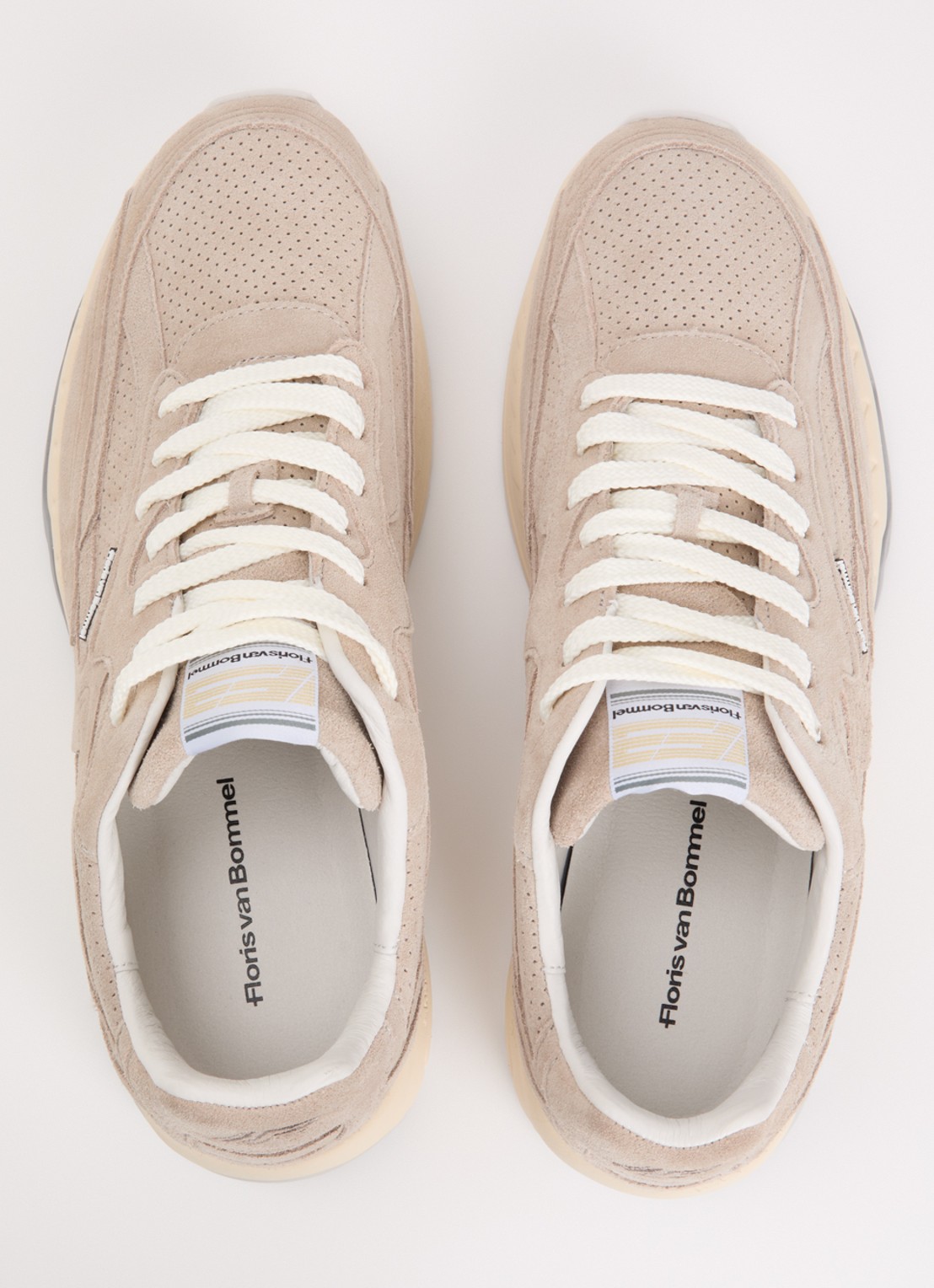 Floris van Bommel De Rezer sneaker van suède - detail 4 beige