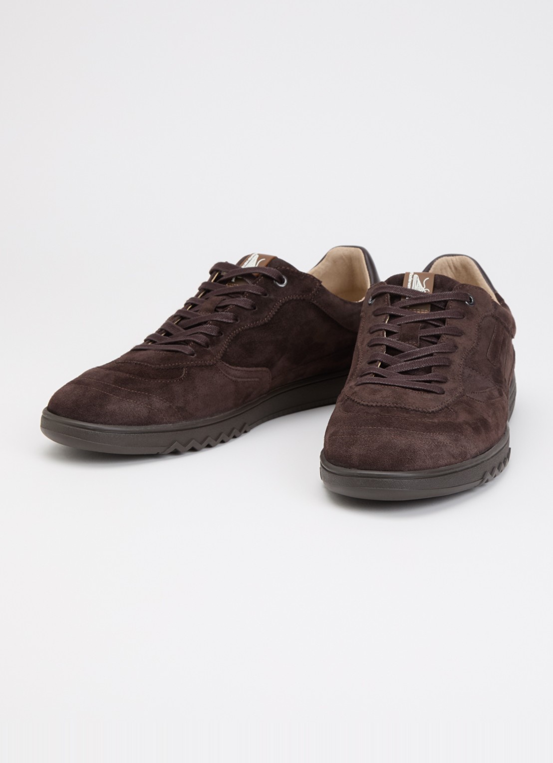 Floris van Bommel De Zaler 04.14 sneaker van suède - detail donkerbruin