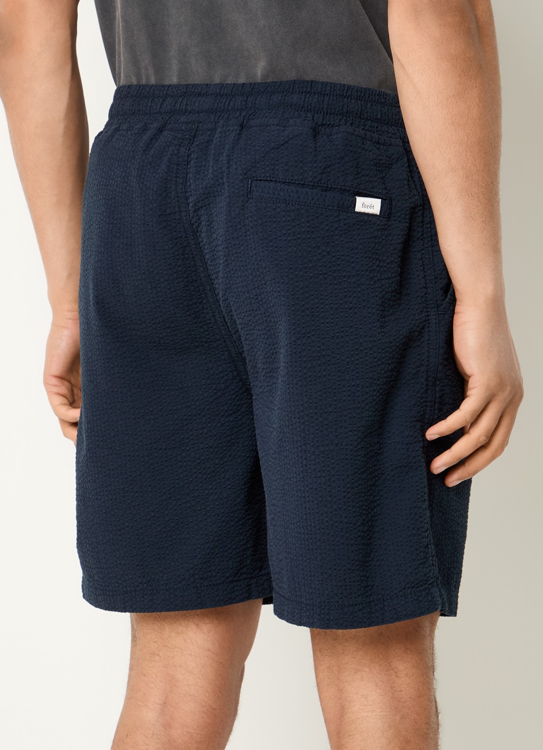 forét Hush loose fit korte broek met steekzakken - achterkant 4 donkerblauw