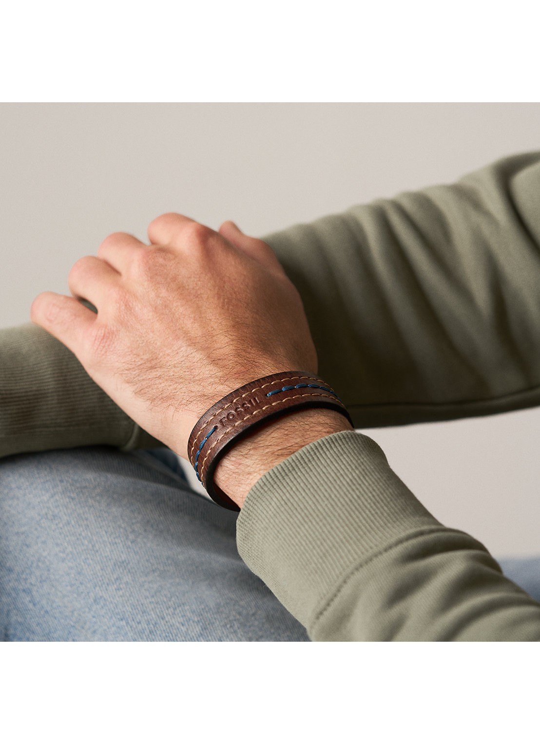 Fossil Everett armband JF04949040 - detail 4 bruin