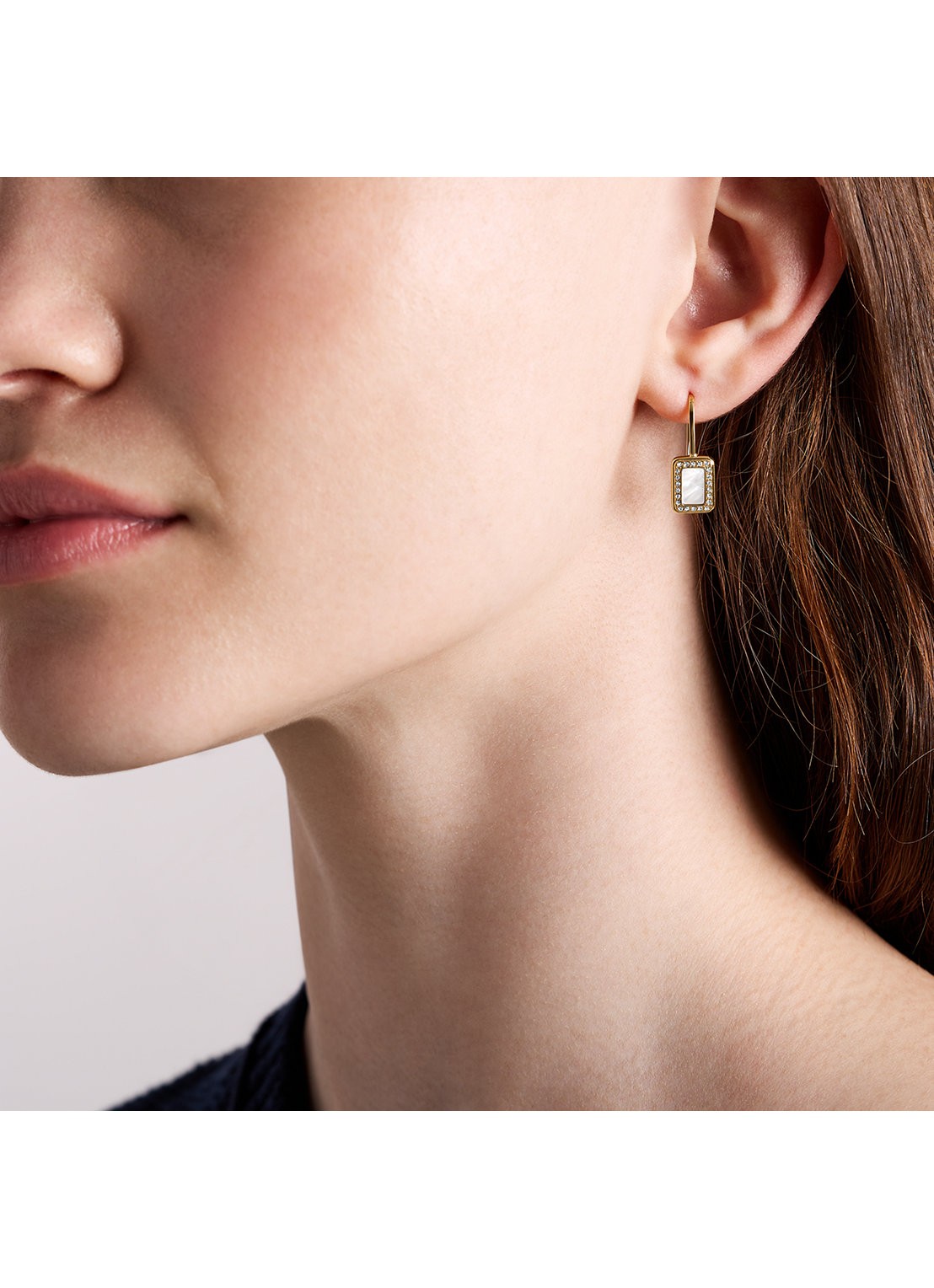 Fossil Raquel oorhangers JF04999710 - detail 3 goud