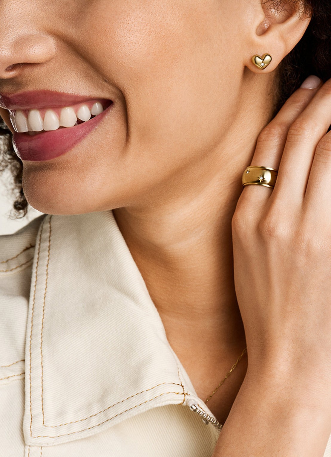 Fossil Sadie oorknopjes JF04832710 - detail 4 goud