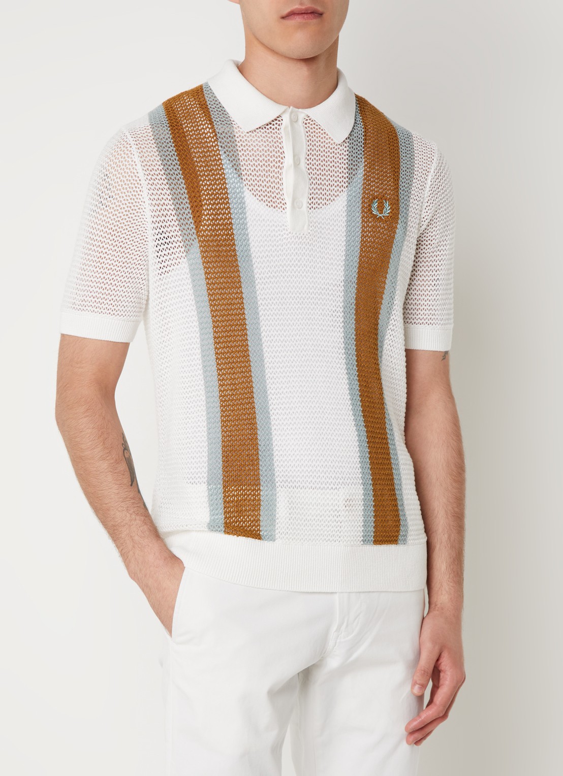 Fred Perry Regular fit polo van piqué katoen met logoborduring - detail bruin