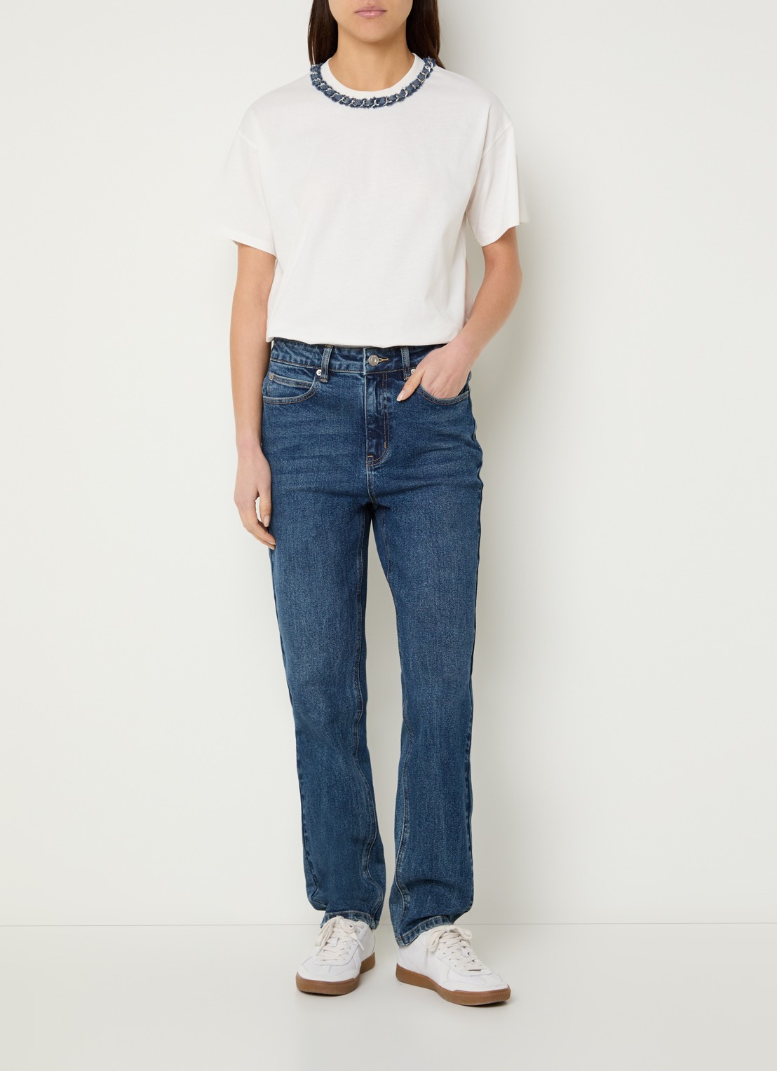 French Connection Aliyana T-shirt met ronde hals - voorkant 4 wit